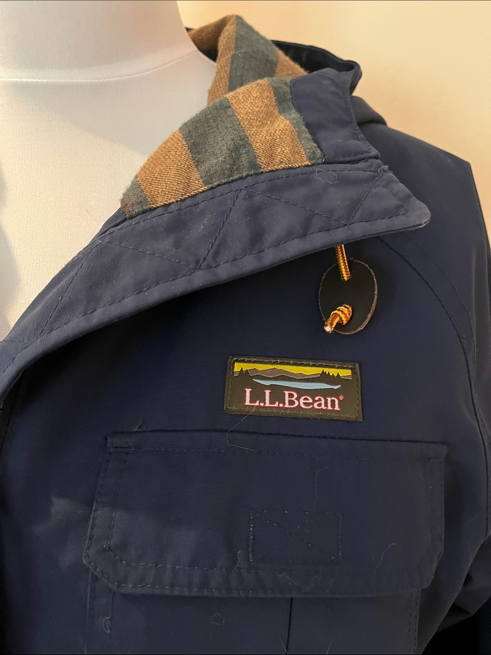 L.L.Bean Mountain Classic Water Resistant Hooded Jacket - Picture 2 of 5